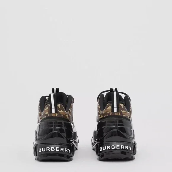 BURBERRY MEN - Picture 6 of 8